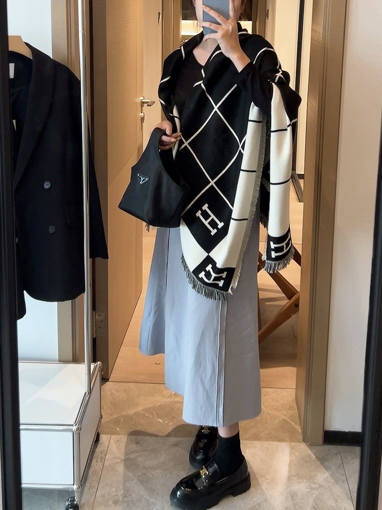 Hermès Black & Cream Grid Square Scarf