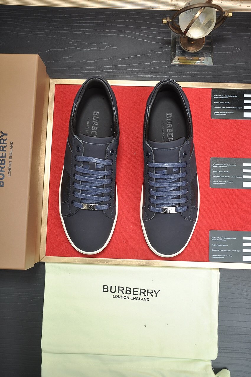 Burberry Panel Low-Top Sneakers